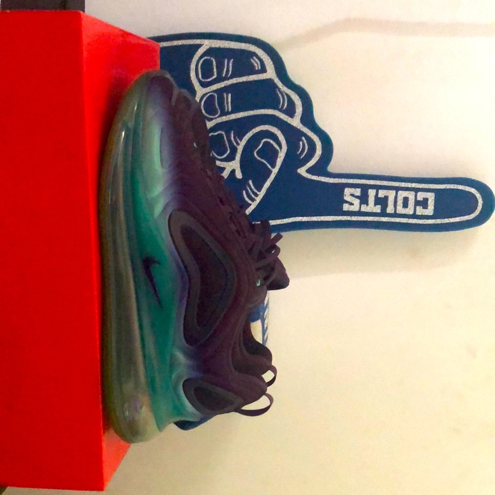Very nice and just like new Nike Air max! Very comfortable no rips or tears!